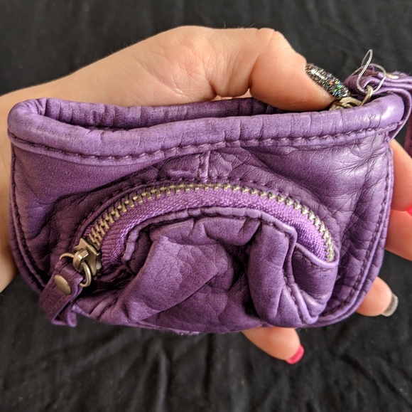 Clutch - Picture 1 of 3